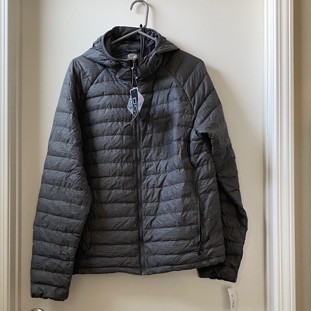 32 Degrees Ultra-Light Men's Gray Puffer Jacket with Hood with packable pouch